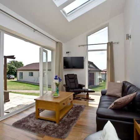 Lovely 2 Bedroom Holiday Chalet Near ซิดมัธ ภายนอก รูปภาพ